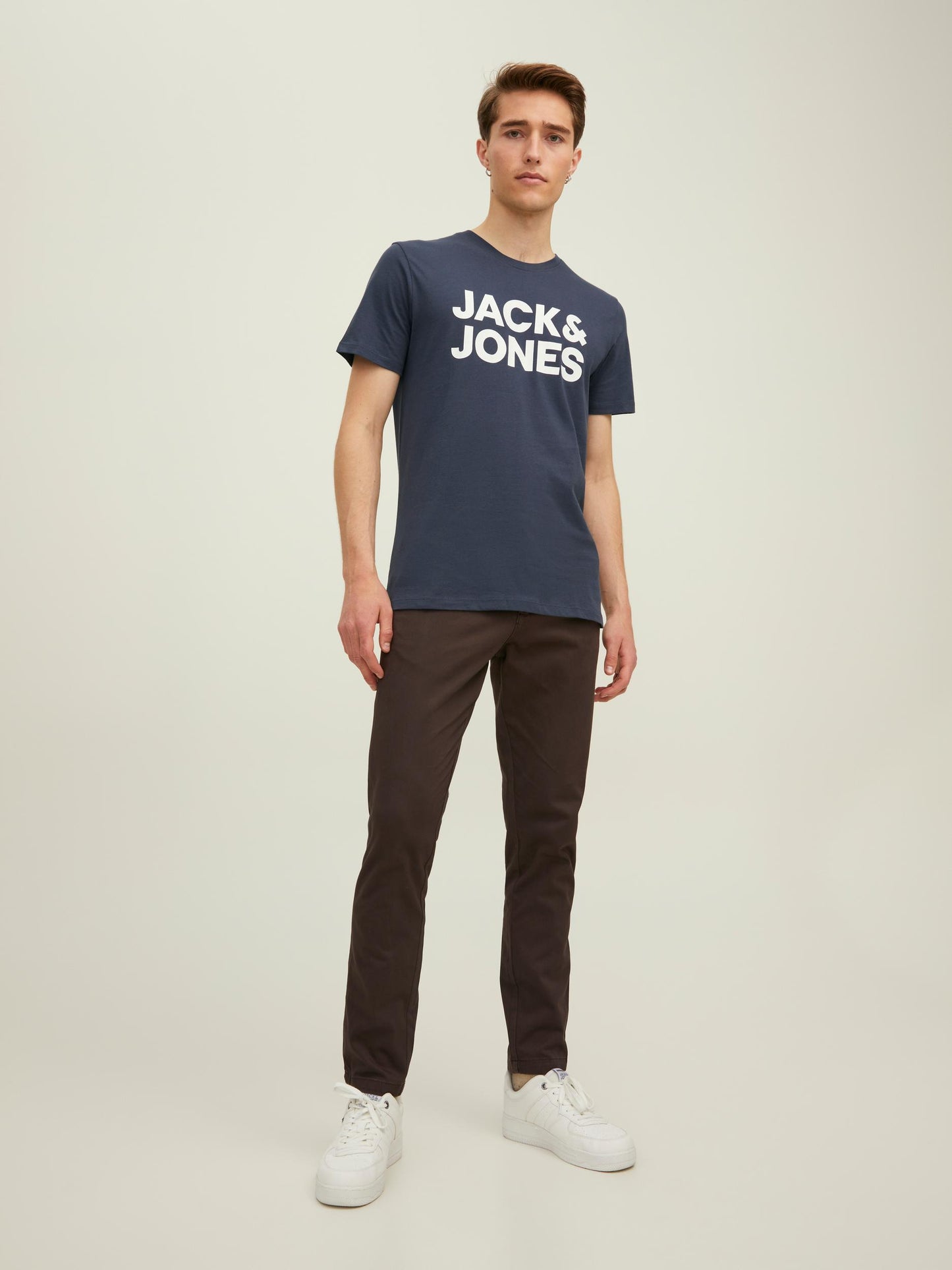 Camiseta de manga corta con logo azul grisáceo - JJECORP