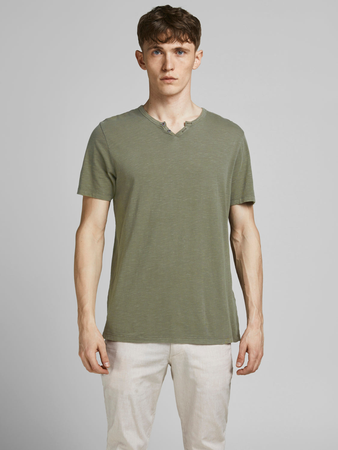 Camiseta verde básica cuello pico con botones - Split