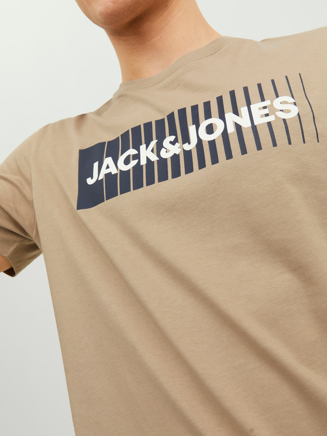 Camiseta de manga corta con logo- JJECORP Marrón